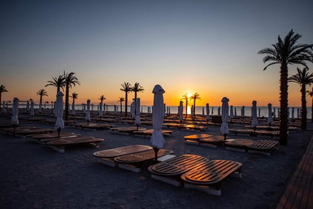 White Tower - Private Studio 106 Mamaia Esterno foto
