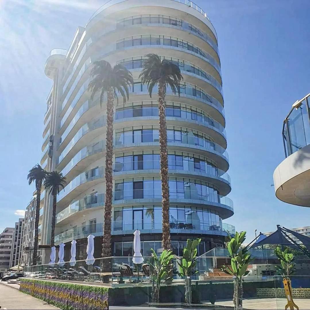 White Tower - Private Studio 106 Mamaia Esterno foto